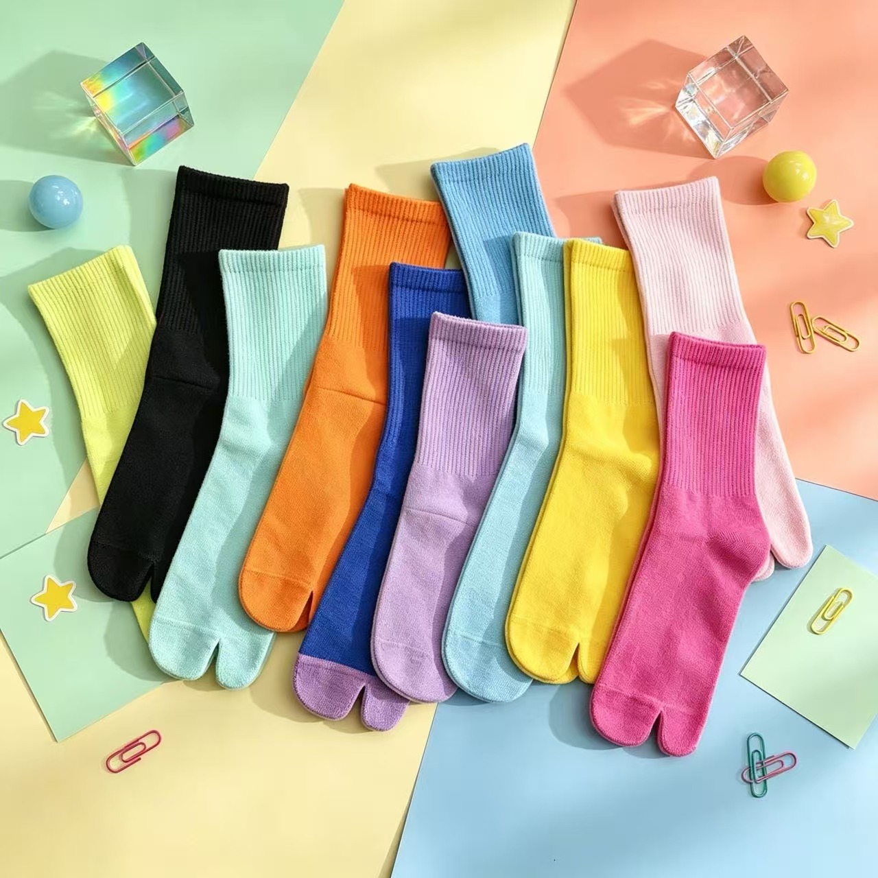Toe Sock Split - ถุงเท้าทาบิสีลูกกวาดความยาวครึ่งน่อง ถุงเท้าแยกนิ้วแบบร่องนุ่ม ถุงเท้าข้อกลางสีพื้นแฟชั่นสำหรับใส่กับรองเท้าแตะ ถุงเท้าใส่ได้ทั้งชายและหญิงสำหรับใส่ในชีวิตประจำวัน